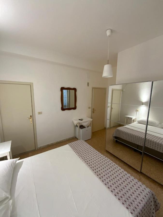 Hotel Naviglio Marina di Pietrasanta Exterior photo